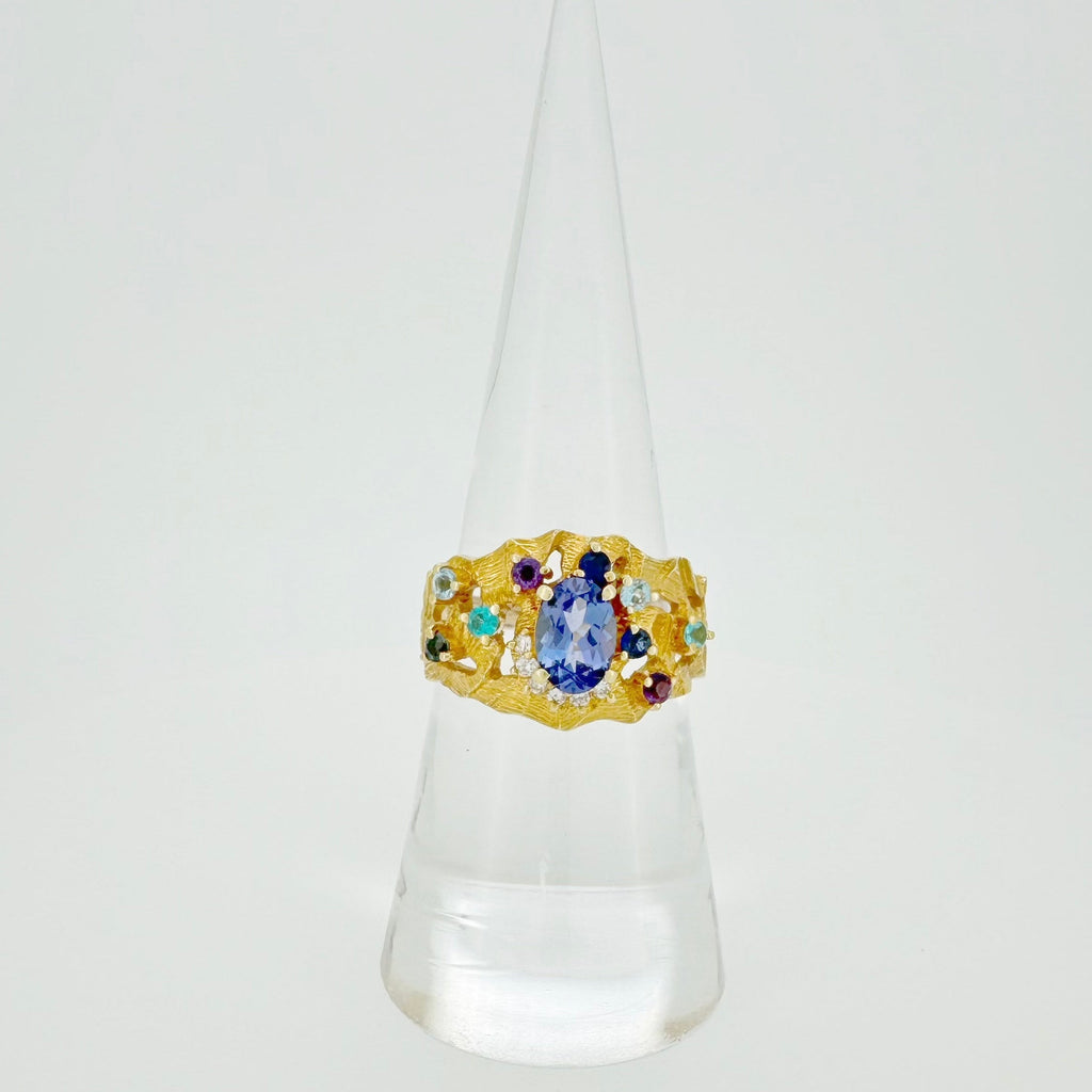 18k gold Tanzanite & Diamond Ring