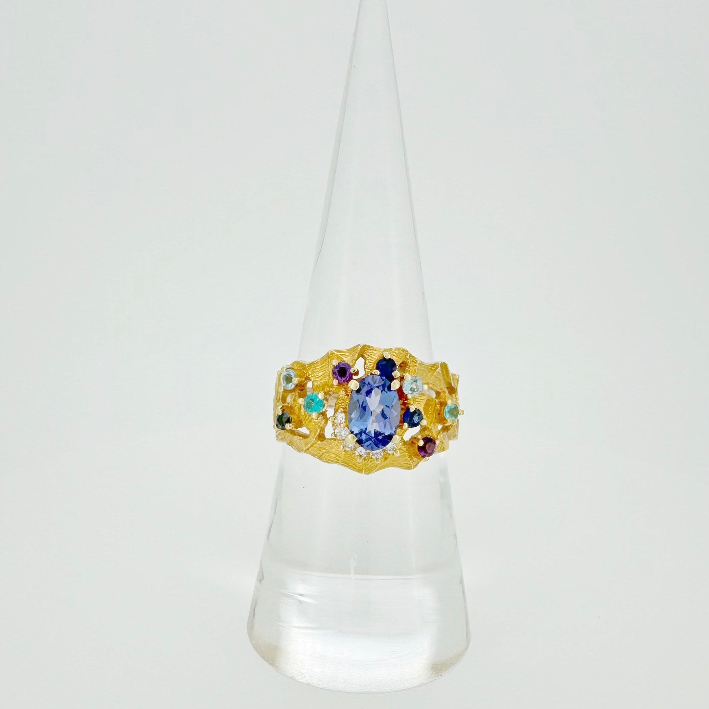 18k gold Tanzanite & Diamond Ring