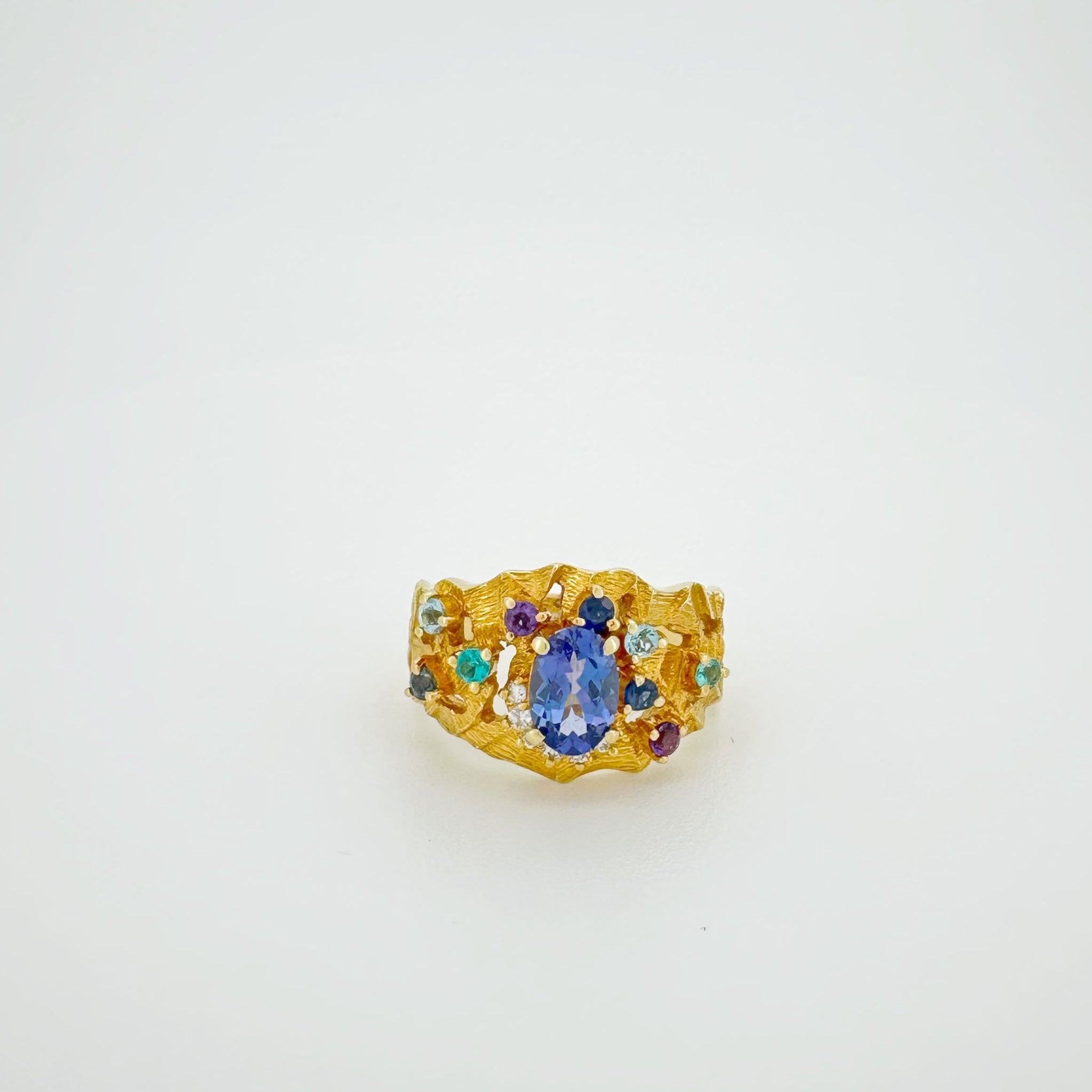 18k gold Tanzanite & Diamond Ring