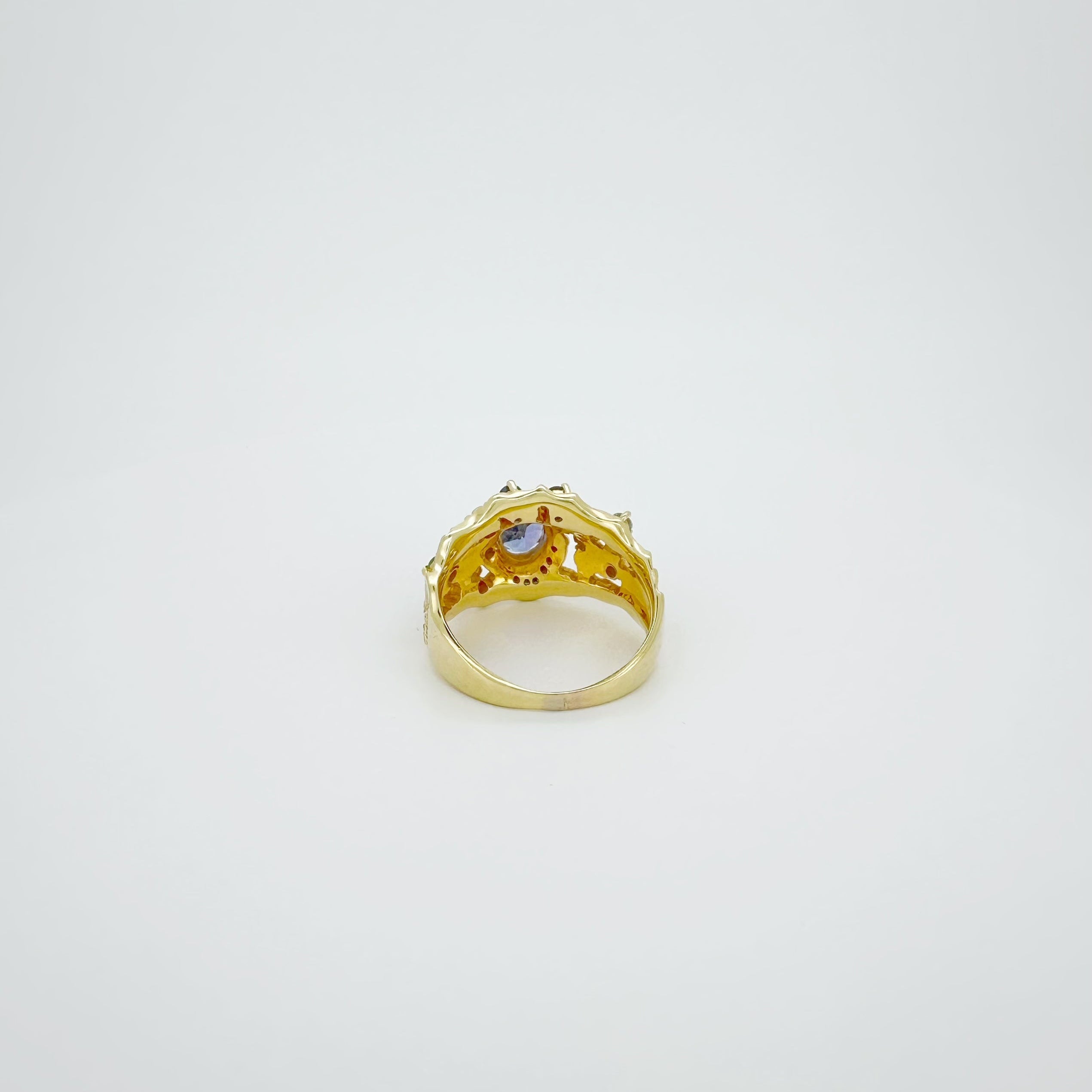 18k gold Tanzanite & Diamond Ring