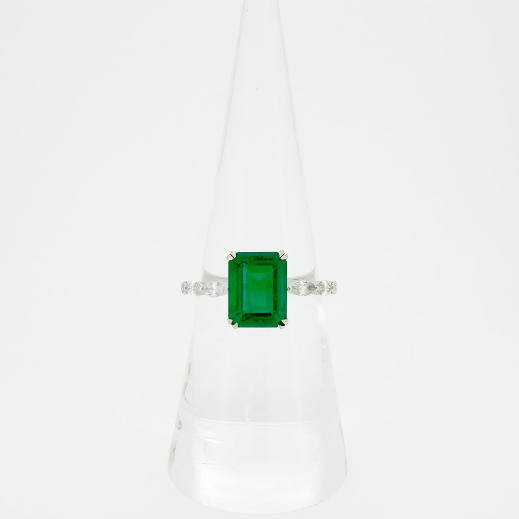 18K Gold Lab-Grown Emerald Diamond Ring