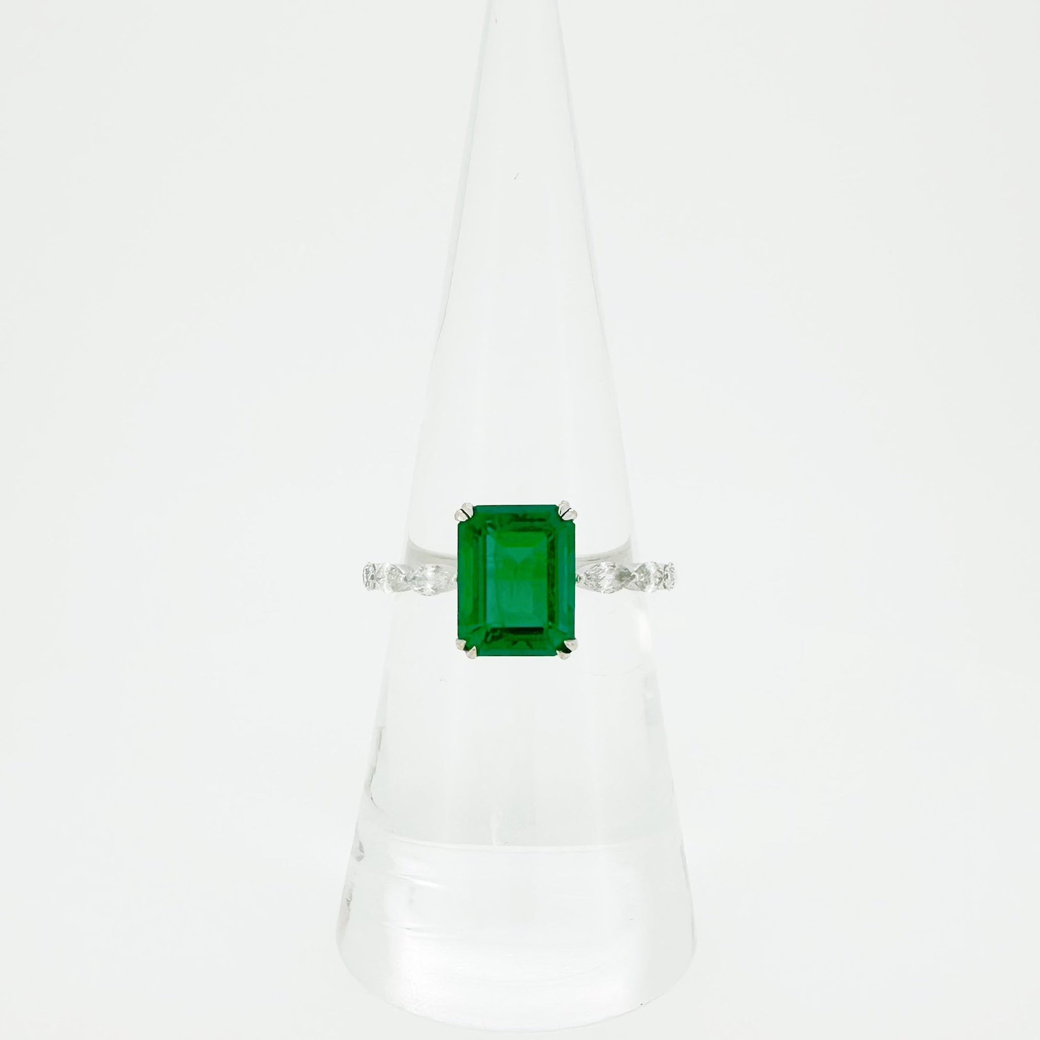 18K Gold Lab-Grown Emerald Diamond Ring