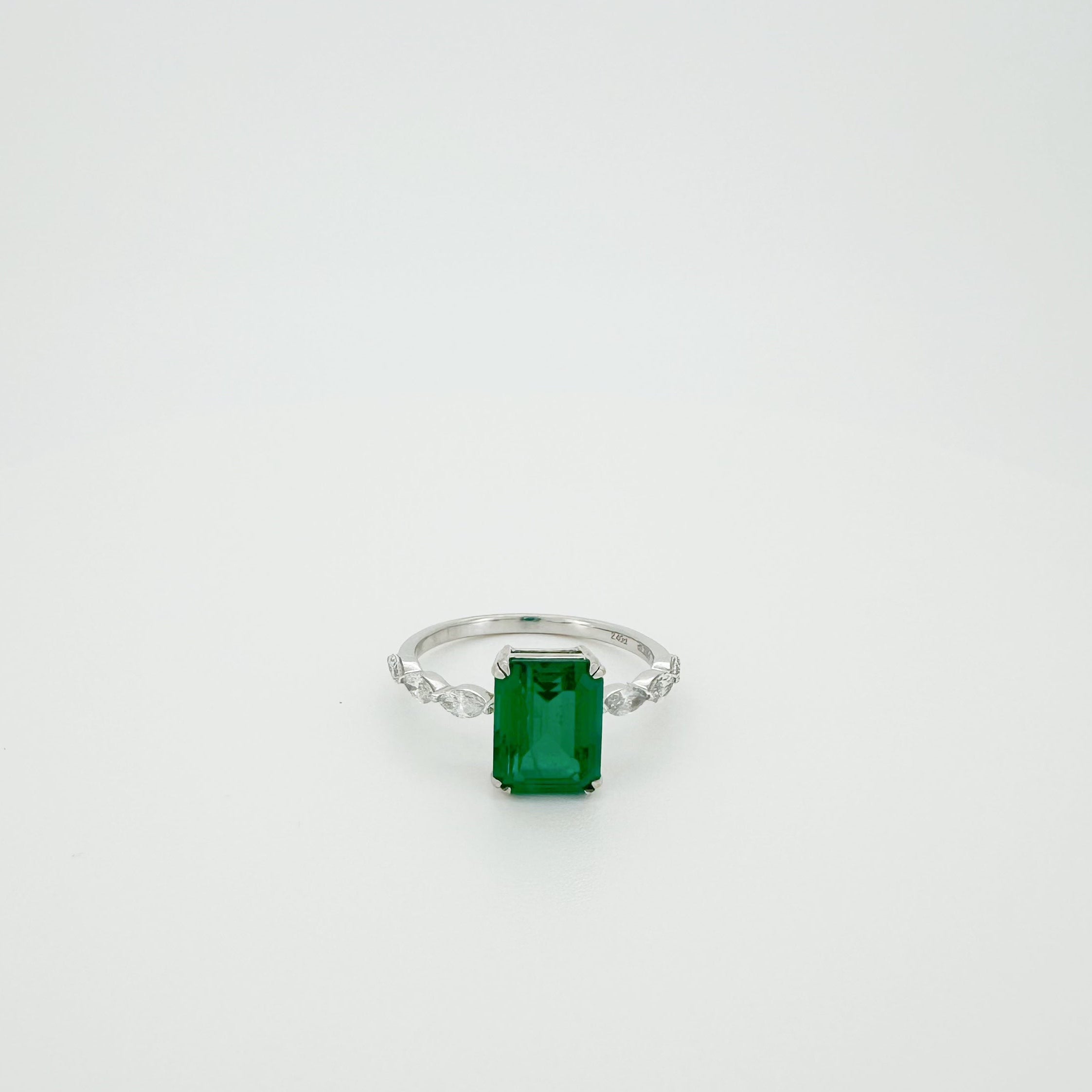 18K Gold Lab-Grown Emerald Diamond Ring