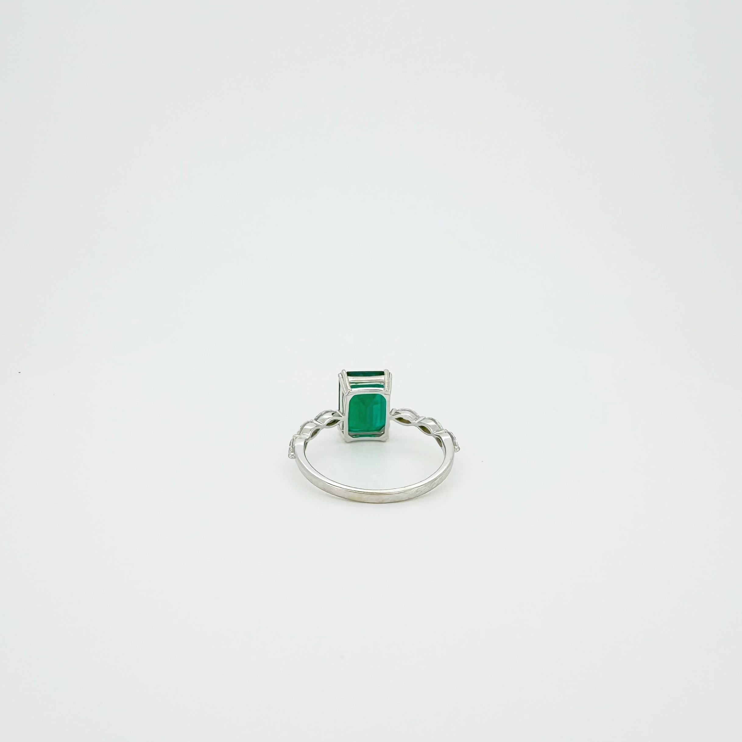 18K Gold Lab-Grown Emerald Diamond Ring
