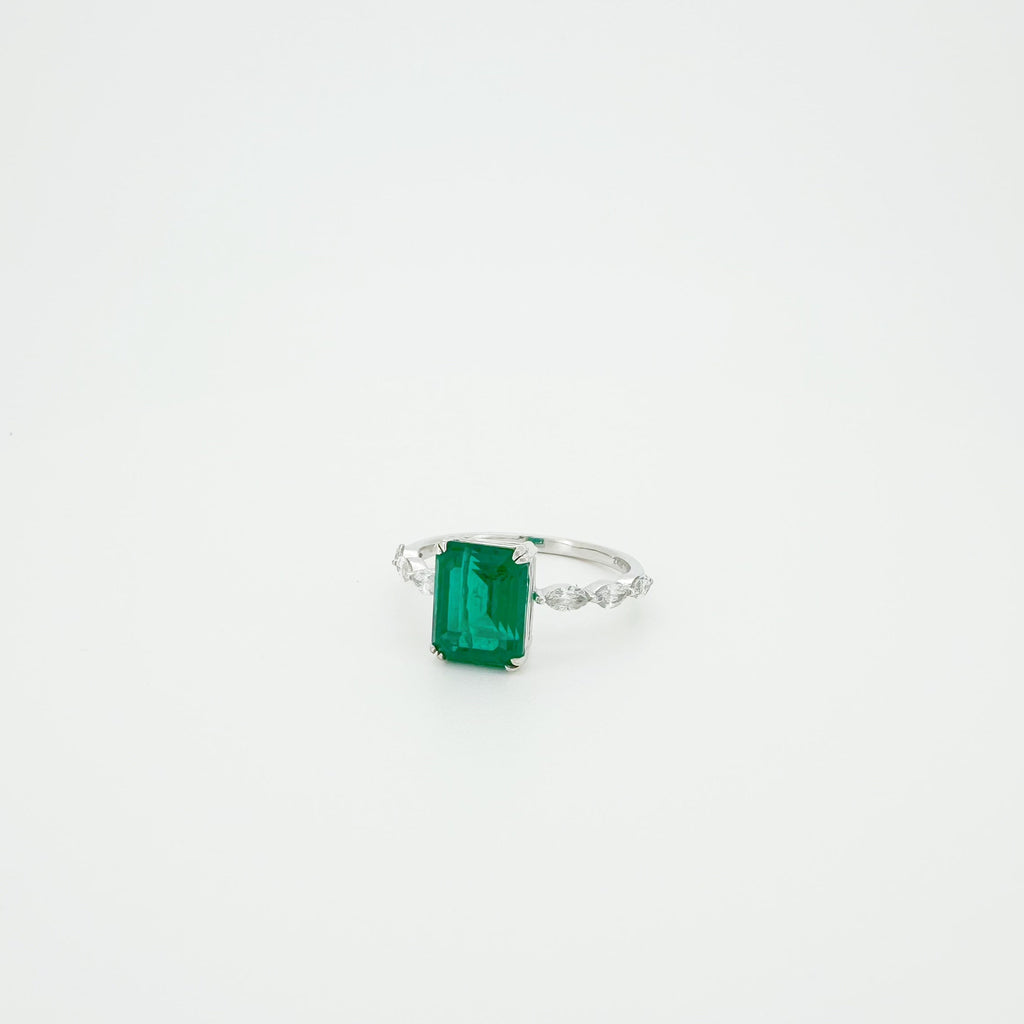 18K Gold Lab-Grown Emerald Diamond Ring