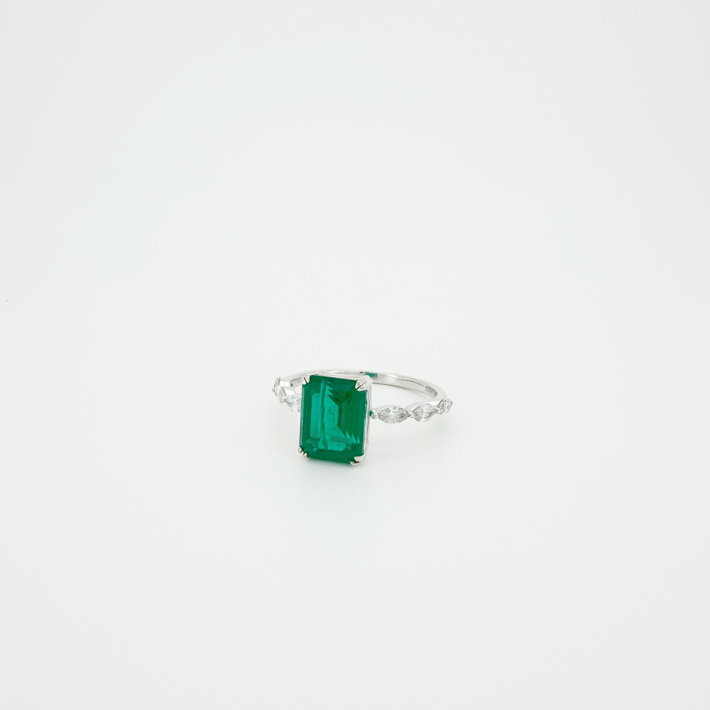 18K Gold Lab-Grown Emerald Diamond Ring