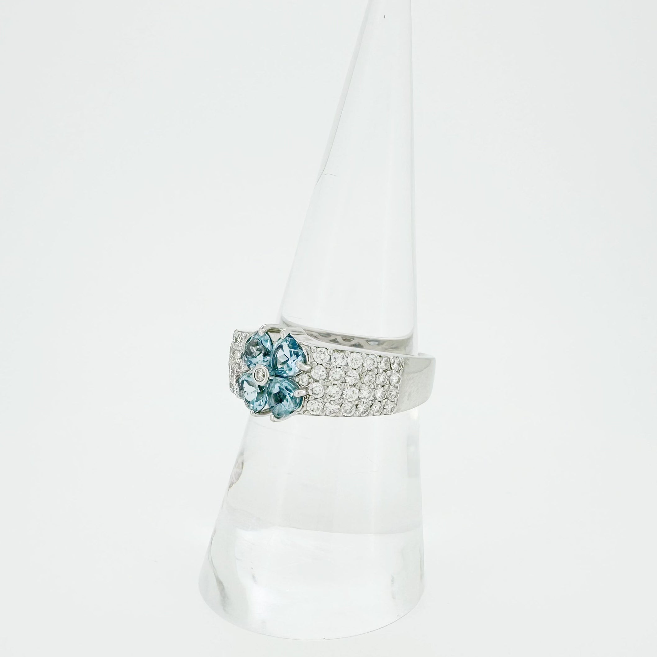 18K Aquamarine & Diamond Ring