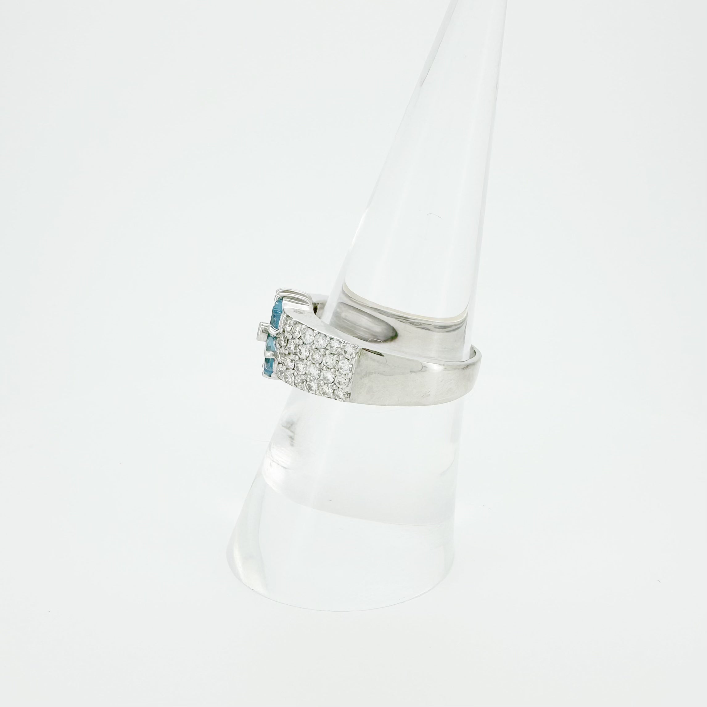 18K Aquamarine & Diamond Ring