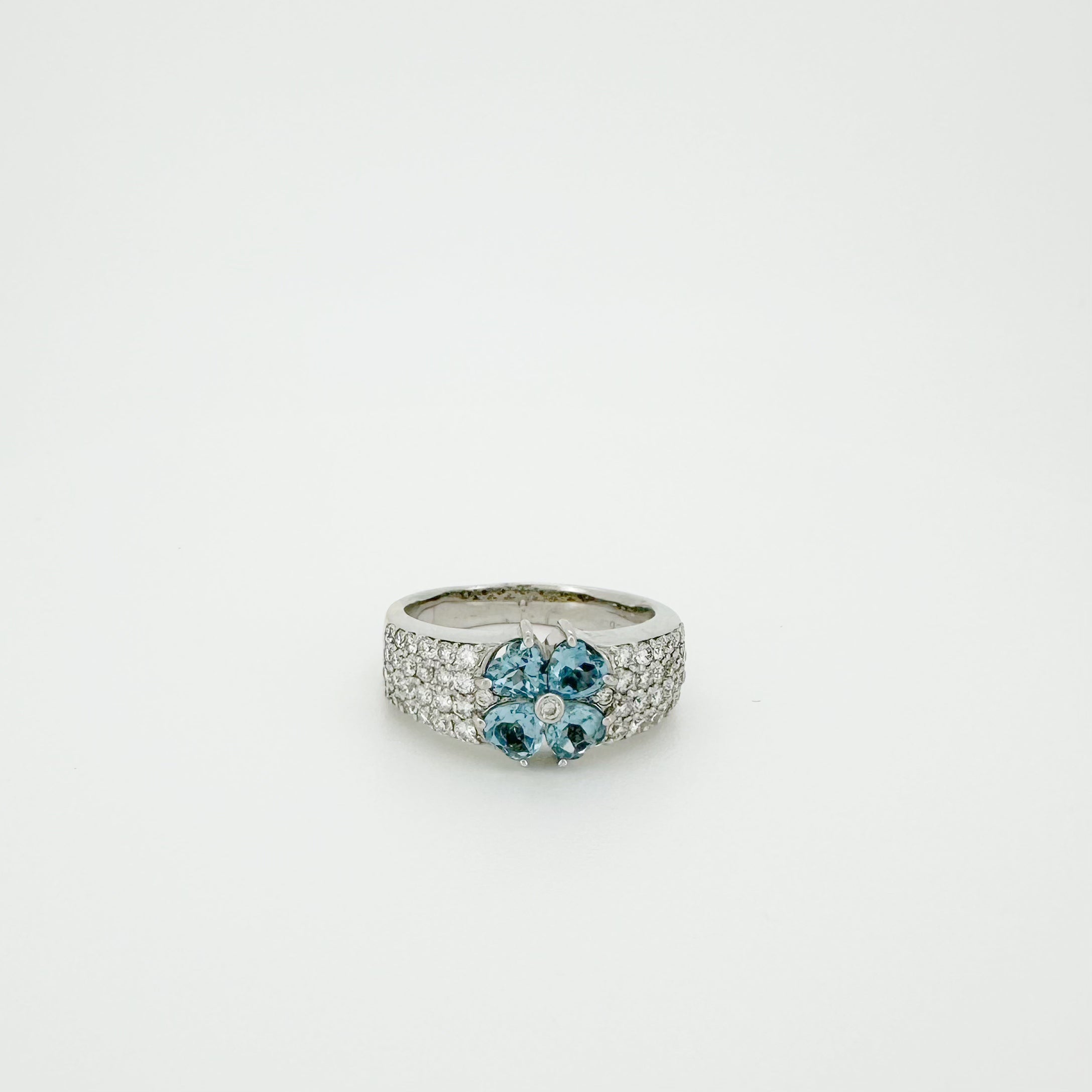 18K Aquamarine & Diamond Ring
