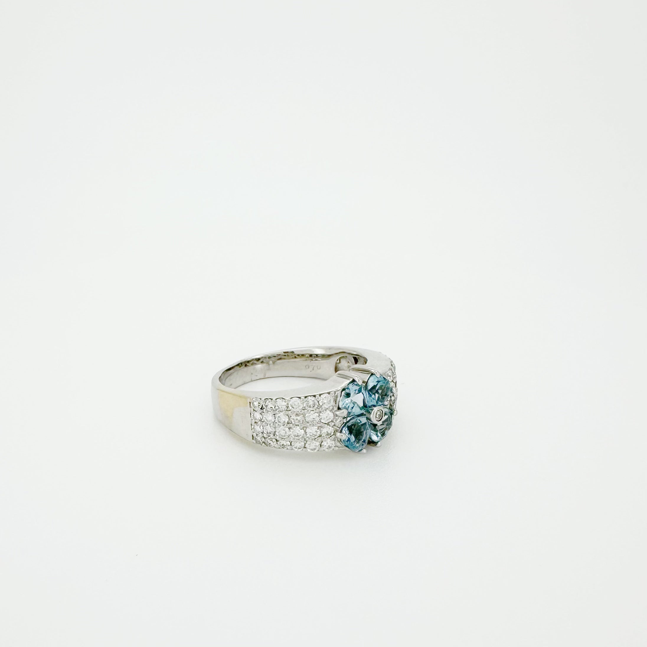 18K Aquamarine & Diamond Ring