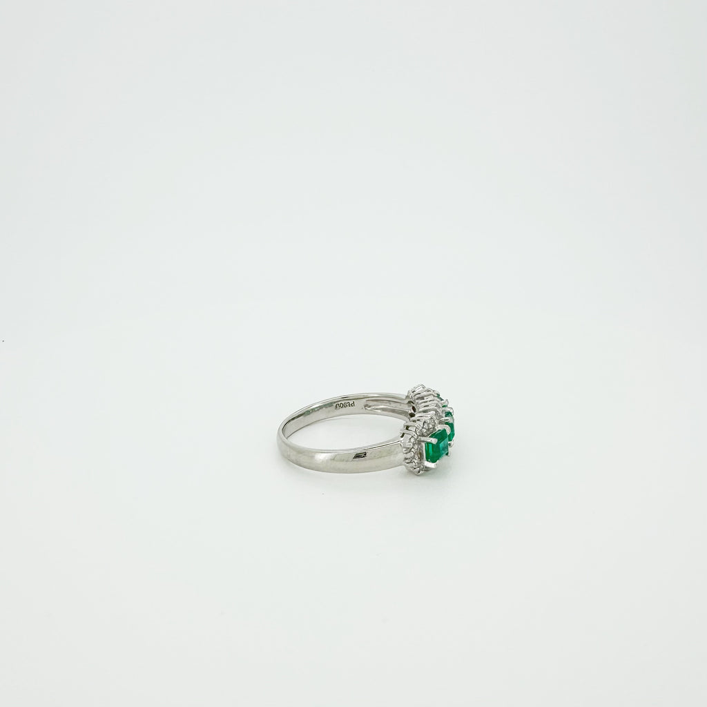Emerald 0.6ct Diamond 0.2ct Ring