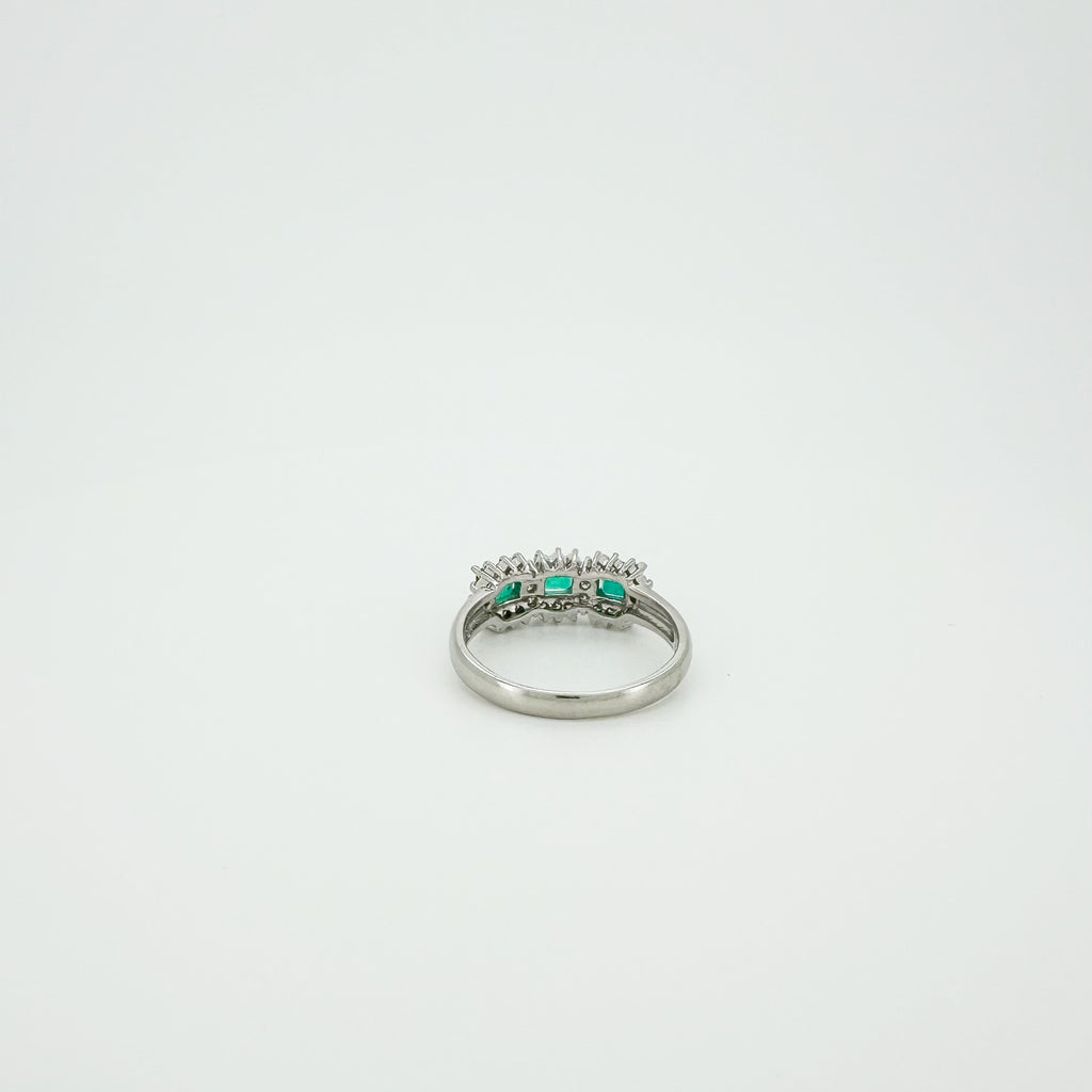 Emerald 0.6ct Diamond 0.2ct Ring