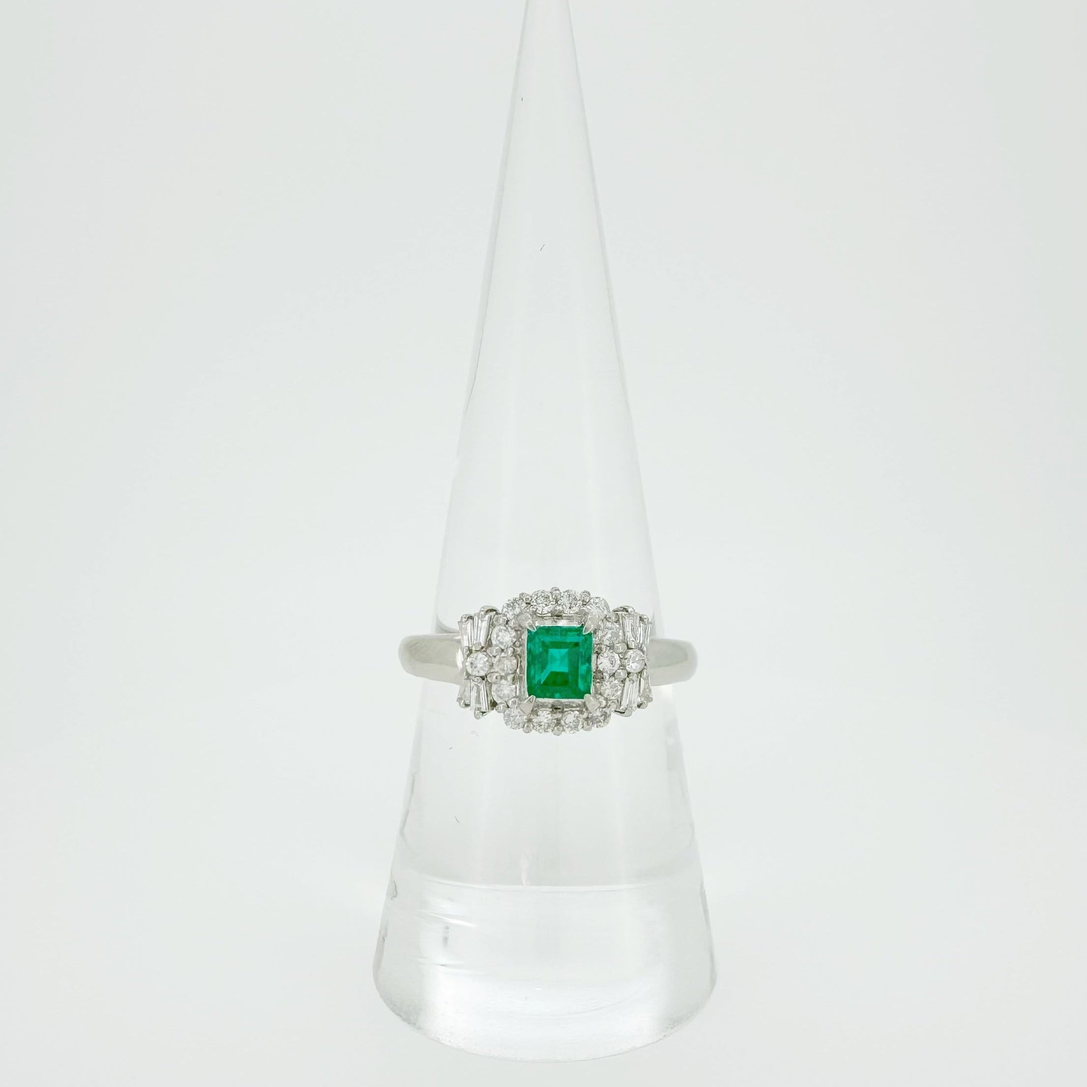 0.45ct Colombian Emerald 0.40ct Diamond Ring