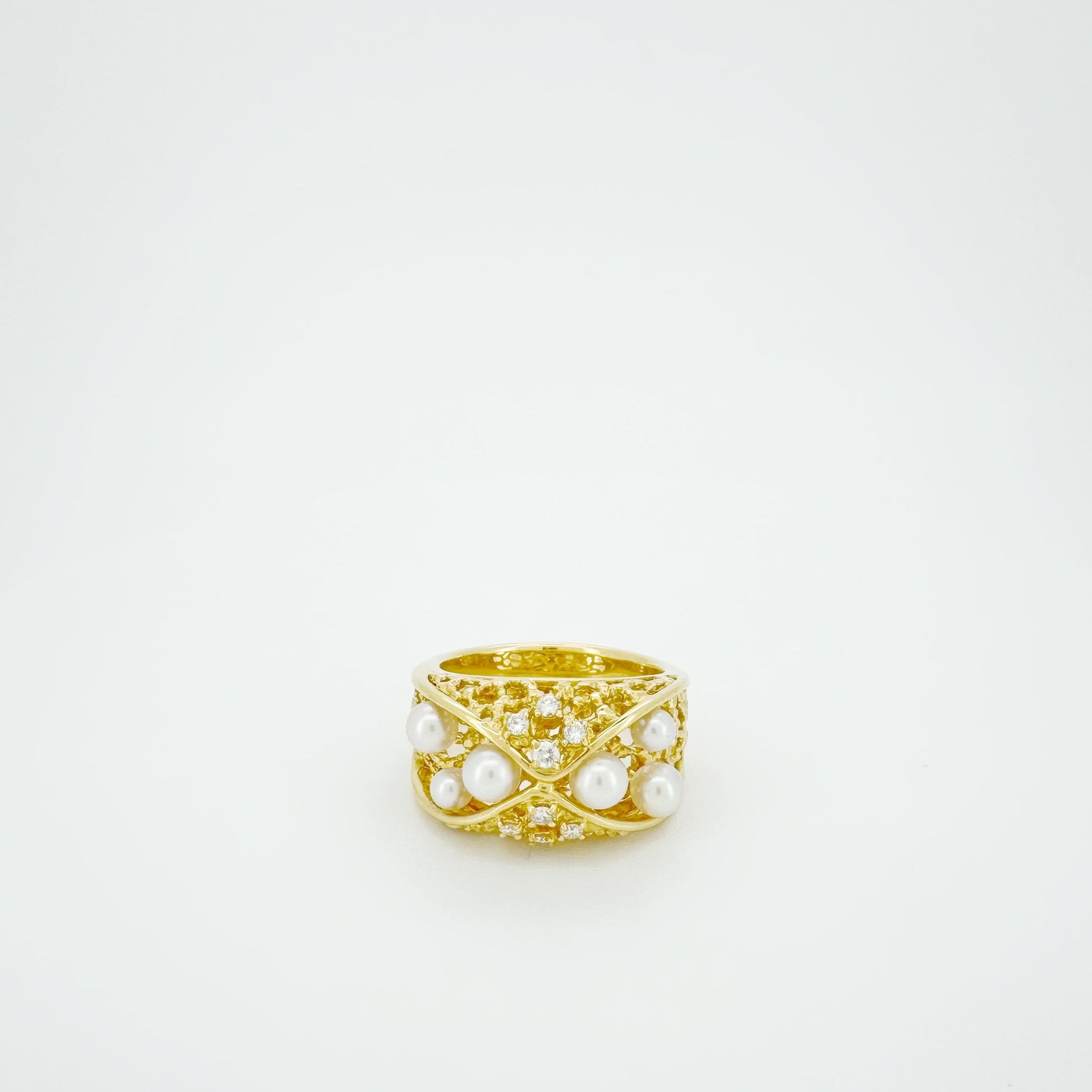 18K Gold Heavy-Set Japan Akoya Pearl