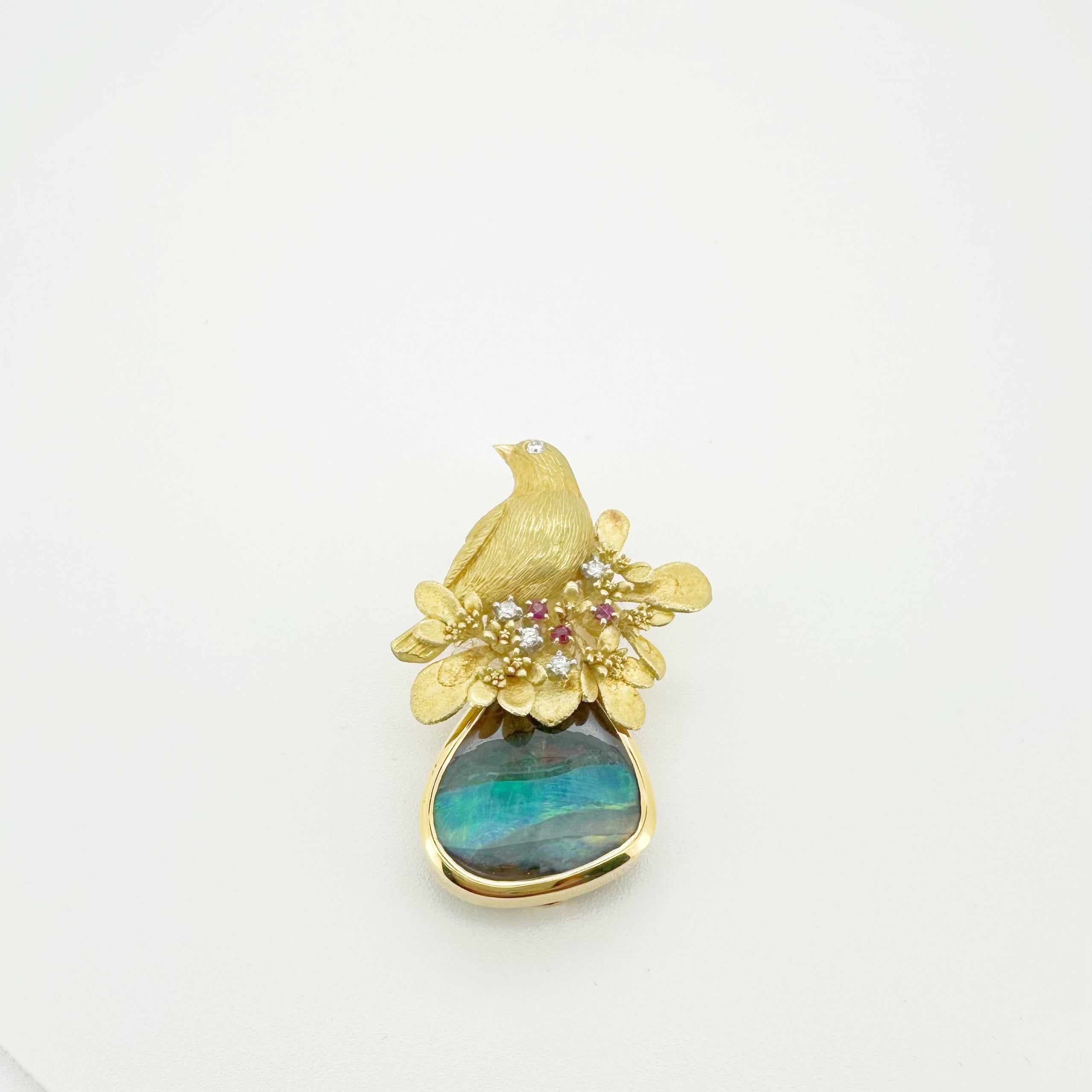 18K Gold Boulder Opal Pendant / Brooch