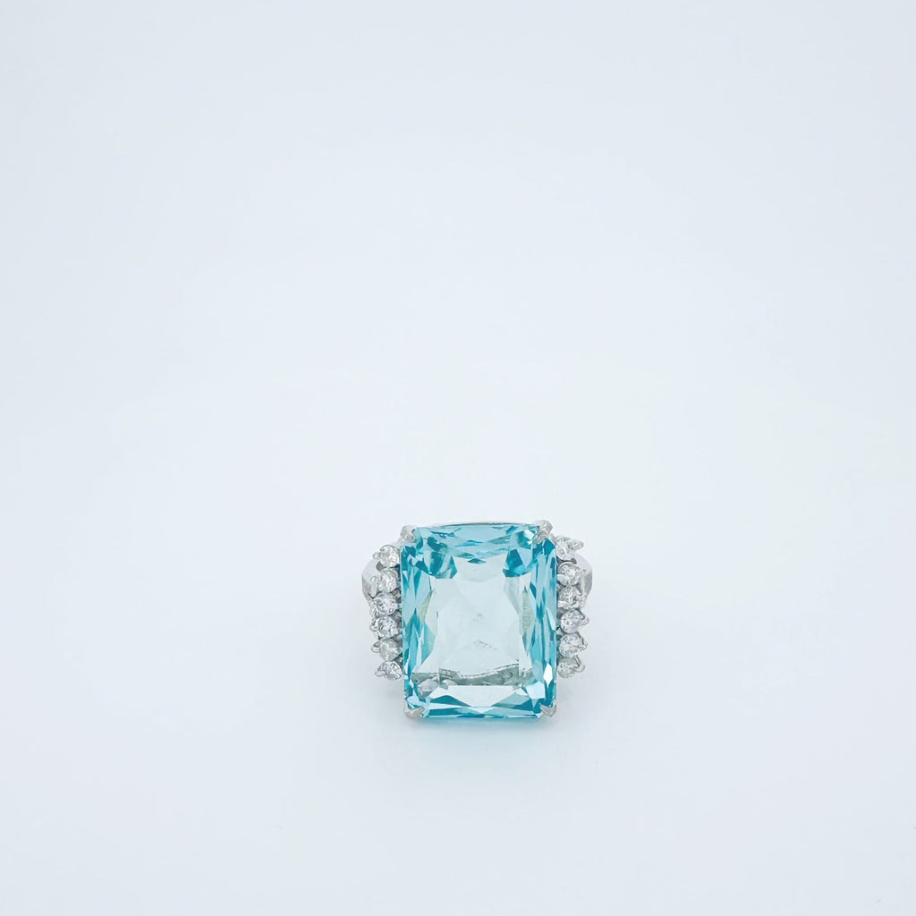 Aquamarine 11.12ct Diamond 0.27ct Ring
