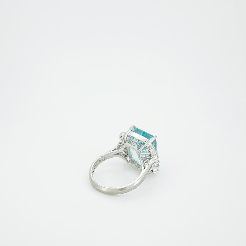 Aquamarine 11.12ct Diamond 0.27ct Ring