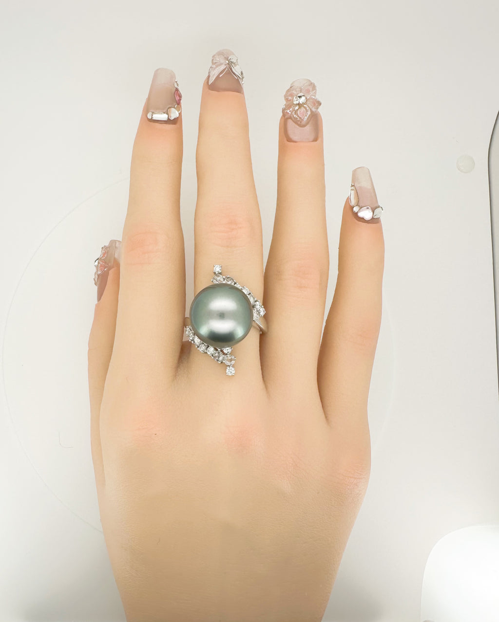 18K Gold Tahitian Pearl 14mm Diamond Ring