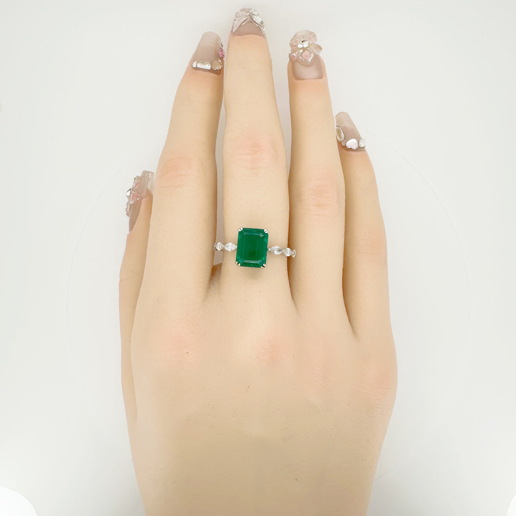 18K Gold Lab-Grown Emerald Diamond Ring
